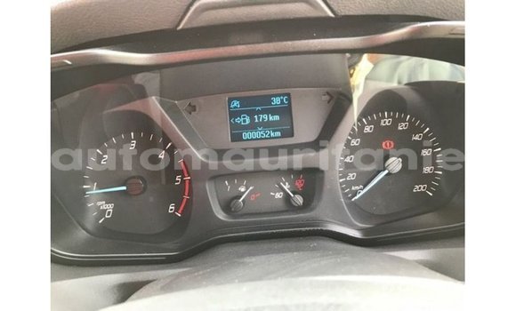 Acheter Import Voiture Ford Club Wagon Blanc à Import - Dubai, Adrar Acheter Import Voiture Ford Club Wagon Blanc à Import - Dubai, Adrar