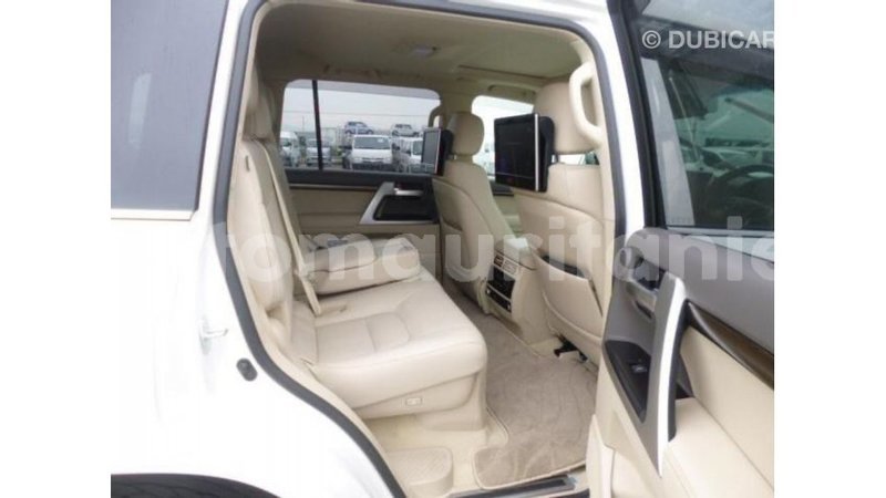 Big with watermark toyota land cruiser adrar import dubai 2515