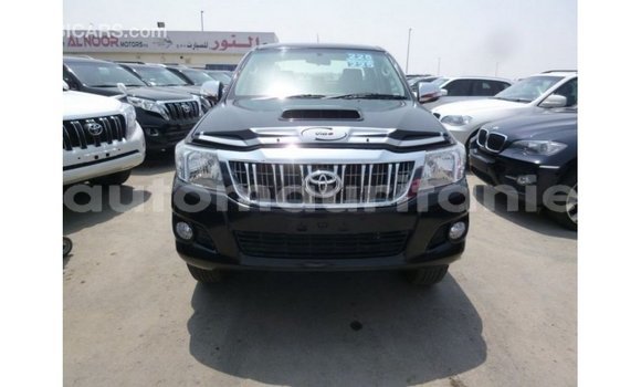 Acheter Import Voiture Toyota Hilux Noir à Import - Dubai, Adrar Acheter Import Voiture Toyota Hilux Noir à Import - Dubai, Adrar