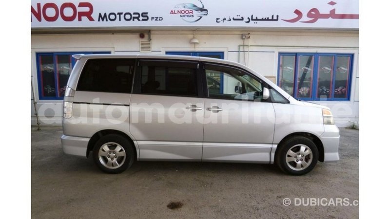 Big with watermark toyota voxy adrar import dubai 2519