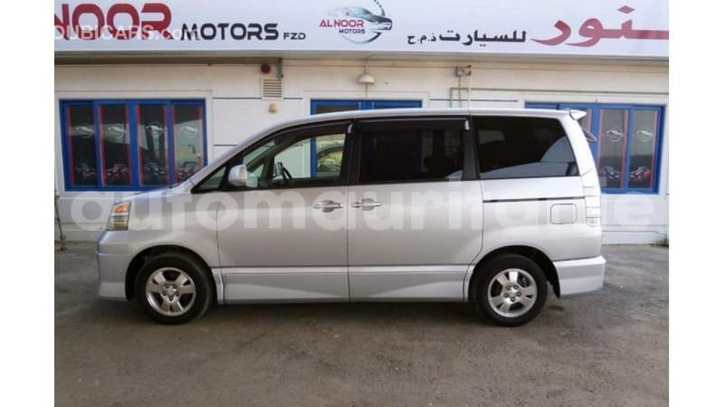 Big with watermark toyota voxy adrar import dubai 2519