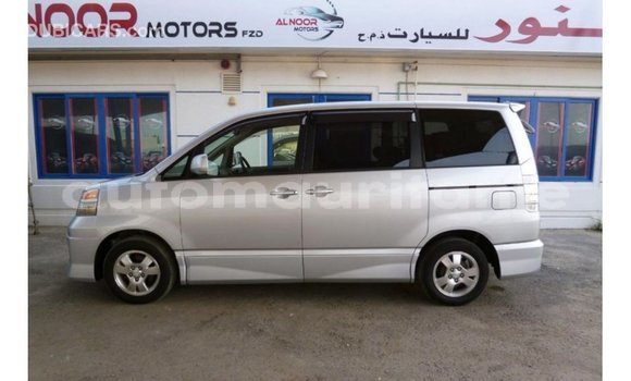 Acheter Import Voiture Toyota Voxy Autre à Import - Dubai, Adrar Acheter Import Voiture Toyota Voxy Autre à Import - Dubai, Adrar