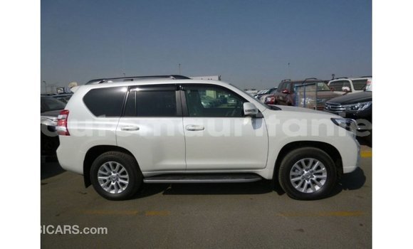 Acheter Import Voiture Toyota Prado Blanc à Import - Dubai, Adrar Acheter Import Voiture Toyota Prado Blanc à Import - Dubai, Adrar