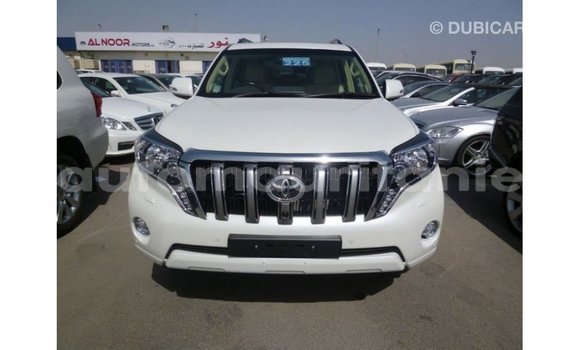 Acheter Import Voiture Toyota Prado Blanc à Import - Dubai, Adrar Acheter Import Voiture Toyota Prado Blanc à Import - Dubai, Adrar