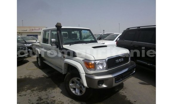 Acheter Import Voiture Toyota Land Cruiser Blanc à Import - Dubai, Adrar Acheter Import Voiture Toyota Land Cruiser Blanc à Import - Dubai, Adrar