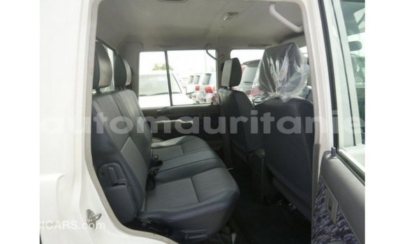 Acheter Import Voiture Toyota Land Cruiser Blanc à Import - Dubai, Adrar Acheter Import Voiture Toyota Land Cruiser Blanc à Import - Dubai, Adrar
