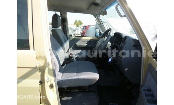 Acheter Import Voiture Toyota Land Cruiser Beige à Import - Dubai, Adrar Acheter Import Voiture Toyota Land Cruiser Beige à Import - Dubai, Adrar