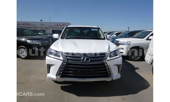 Acheter Import Voiture Lexus LX Blanc à Import - Dubai, Adrar Acheter Import Voiture Lexus LX Blanc à Import - Dubai, Adrar