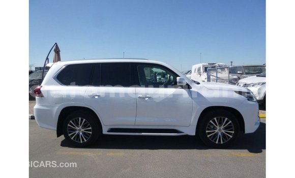 Acheter Import Voiture Lexus LX Blanc à Import - Dubai, Adrar Acheter Import Voiture Lexus LX Blanc à Import - Dubai, Adrar