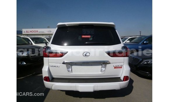 Acheter Import Voiture Lexus LX Blanc à Import - Dubai, Adrar Acheter Import Voiture Lexus LX Blanc à Import - Dubai, Adrar