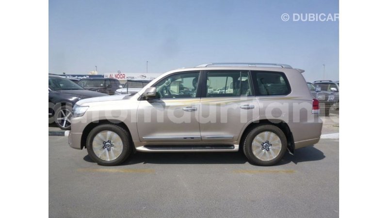 Big with watermark toyota land cruiser adrar import dubai 2568