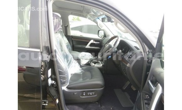 Acheter Import Voiture Toyota Land Cruiser Noir à Import - Dubai, Adrar Acheter Import Voiture Toyota Land Cruiser Noir à Import - Dubai, Adrar