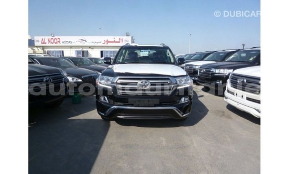 Acheter Import Voiture Toyota Land Cruiser Noir à Import - Dubai, Adrar Acheter Import Voiture Toyota Land Cruiser Noir à Import - Dubai, Adrar