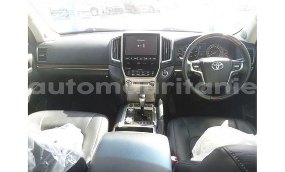 Buy Import Toyota Land Cruiser White Car in Import - Dubai in Adrar Buy Import Toyota Land Cruiser White Car in Import - Dubai in Adrar