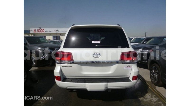 Big with watermark toyota land cruiser adrar import dubai 2573