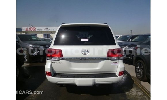 Buy Import Toyota Land Cruiser White Car in Import - Dubai in Adrar Buy Import Toyota Land Cruiser White Car in Import - Dubai in Adrar