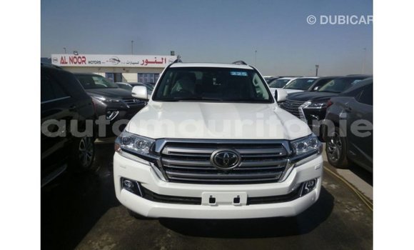 Buy Import Toyota Land Cruiser White Car in Import - Dubai in Adrar Buy Import Toyota Land Cruiser White Car in Import - Dubai in Adrar