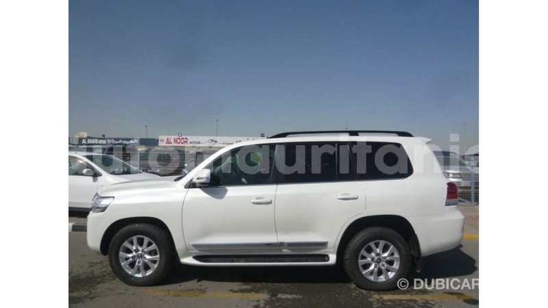Big with watermark toyota land cruiser adrar import dubai 2573