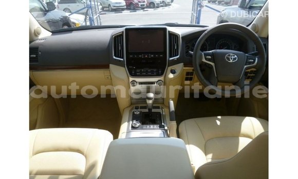 Acheter Import Voiture Toyota Land Cruiser Blanc à Import - Dubai, Adrar Acheter Import Voiture Toyota Land Cruiser Blanc à Import - Dubai, Adrar