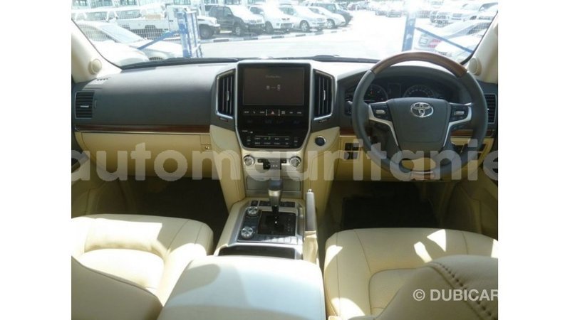 Big with watermark toyota land cruiser adrar import dubai 2576