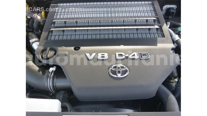 Big with watermark toyota land cruiser adrar import dubai 2576
