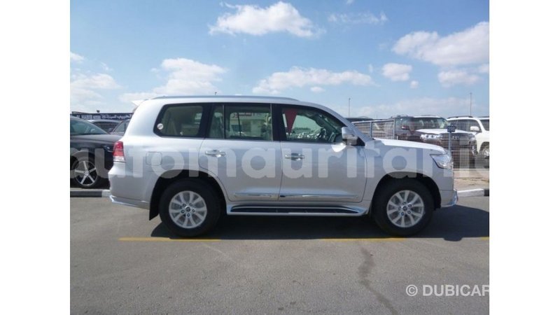 Big with watermark toyota land cruiser adrar import dubai 2582