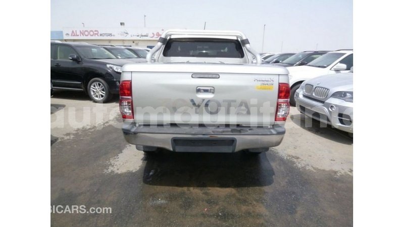 Big with watermark toyota hilux adrar import dubai 2585