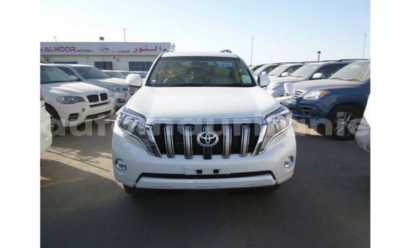 Acheter Import Voiture Toyota Prado Blanc à Import - Dubai, Adrar Acheter Import Voiture Toyota Prado Blanc à Import - Dubai, Adrar