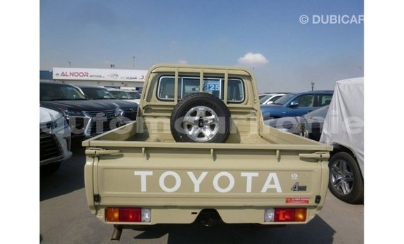 Acheter Import Voiture Toyota Land Cruiser Beige à Import - Dubai, Adrar Acheter Import Voiture Toyota Land Cruiser Beige à Import - Dubai, Adrar