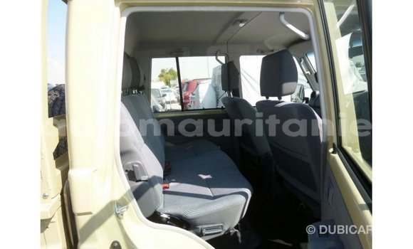 Acheter Import Voiture Toyota Land Cruiser Beige à Import - Dubai, Adrar Acheter Import Voiture Toyota Land Cruiser Beige à Import - Dubai, Adrar