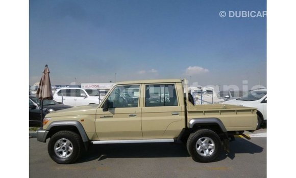Acheter Import Voiture Toyota Land Cruiser Beige à Import - Dubai, Adrar Acheter Import Voiture Toyota Land Cruiser Beige à Import - Dubai, Adrar