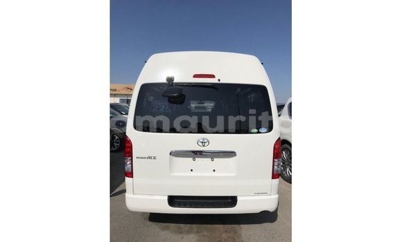 Acheter Import Voiture Toyota Hiace Blanc à Import - Dubai, Adrar Acheter Import Voiture Toyota Hiace Blanc à Import - Dubai, Adrar