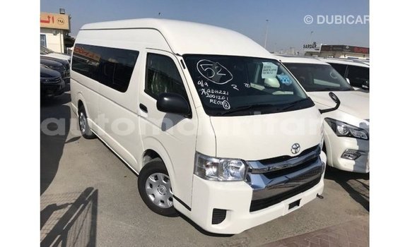 Acheter Import Voiture Toyota Hiace Blanc à Import - Dubai, Adrar Acheter Import Voiture Toyota Hiace Blanc à Import - Dubai, Adrar