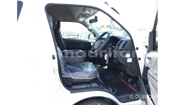Acheter Import Voiture Toyota Hiace Blanc à Import - Dubai, Adrar Acheter Import Voiture Toyota Hiace Blanc à Import - Dubai, Adrar
