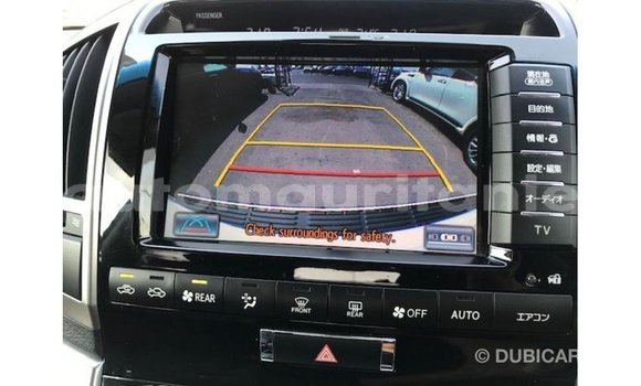 Acheter Import Voiture Toyota Land Cruiser Blanc à Import - Dubai, Adrar Acheter Import Voiture Toyota Land Cruiser Blanc à Import - Dubai, Adrar