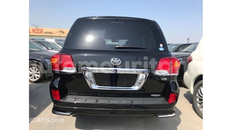 Big with watermark toyota land cruiser adrar import dubai 2606