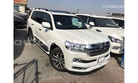 Acheter Import Voiture Toyota Land Cruiser Blanc à Import - Dubai, Adrar Acheter Import Voiture Toyota Land Cruiser Blanc à Import - Dubai, Adrar