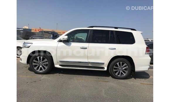 Acheter Import Voiture Toyota Land Cruiser Blanc à Import - Dubai, Adrar Acheter Import Voiture Toyota Land Cruiser Blanc à Import - Dubai, Adrar