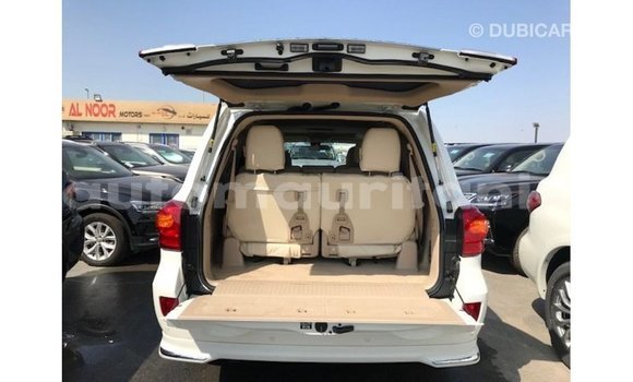 Acheter Import Voiture Toyota Land Cruiser Blanc à Import - Dubai, Adrar Acheter Import Voiture Toyota Land Cruiser Blanc à Import - Dubai, Adrar
