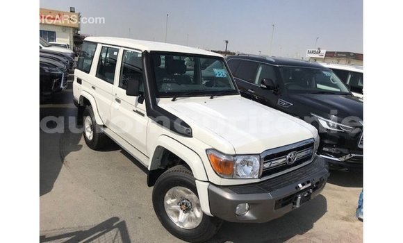 Buy Import Toyota Land Cruiser White Car in Import - Dubai in Adrar Buy Import Toyota Land Cruiser White Car in Import - Dubai in Adrar