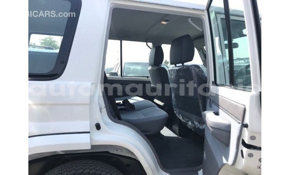Buy Import Toyota Land Cruiser White Car in Import - Dubai in Adrar Buy Import Toyota Land Cruiser White Car in Import - Dubai in Adrar