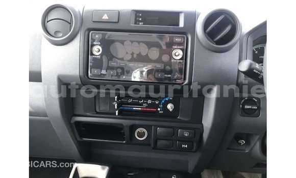 Buy Import Toyota Land Cruiser White Car in Import - Dubai in Adrar Buy Import Toyota Land Cruiser White Car in Import - Dubai in Adrar