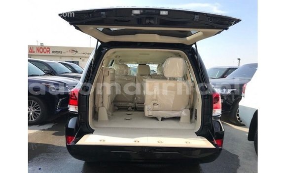 Acheter Import Voiture Toyota Land Cruiser Noir à Import - Dubai, Adrar Acheter Import Voiture Toyota Land Cruiser Noir à Import - Dubai, Adrar