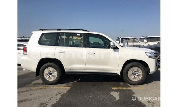 Acheter Import Voiture Toyota Land Cruiser Blanc à Import - Dubai, Adrar Acheter Import Voiture Toyota Land Cruiser Blanc à Import - Dubai, Adrar