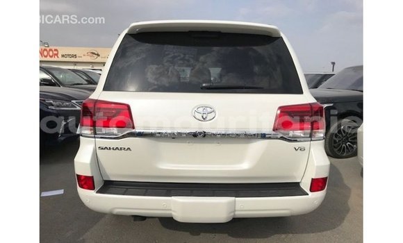 Acheter Import Voiture Toyota Land Cruiser Blanc à Import - Dubai, Adrar Acheter Import Voiture Toyota Land Cruiser Blanc à Import - Dubai, Adrar