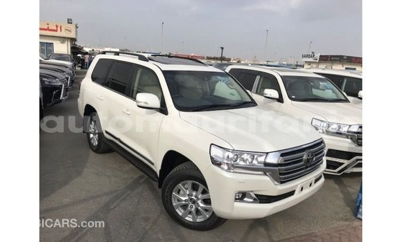 Acheter Import Voiture Toyota Land Cruiser Blanc à Import - Dubai, Adrar Acheter Import Voiture Toyota Land Cruiser Blanc à Import - Dubai, Adrar