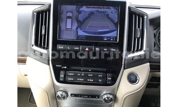 Acheter Import Voiture Toyota Land Cruiser Blanc à Import - Dubai, Adrar Acheter Import Voiture Toyota Land Cruiser Blanc à Import - Dubai, Adrar