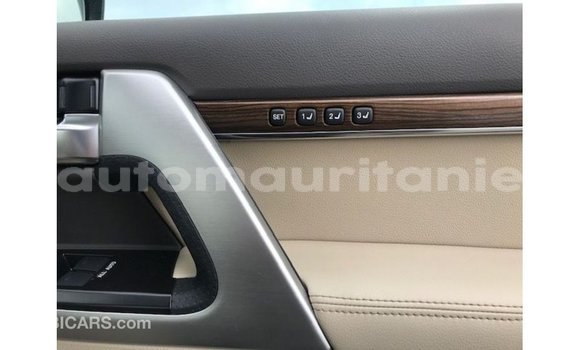 Acheter Import Voiture Toyota Land Cruiser Blanc à Import - Dubai, Adrar Acheter Import Voiture Toyota Land Cruiser Blanc à Import - Dubai, Adrar