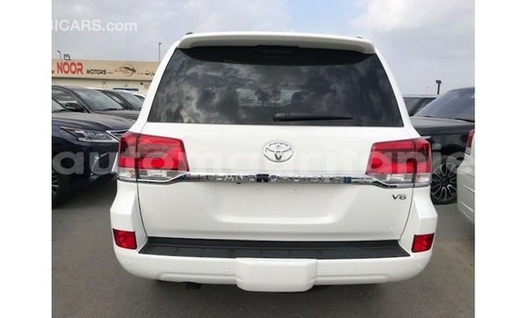 Acheter Import Voiture Toyota Land Cruiser Blanc à Import - Dubai, Adrar Acheter Import Voiture Toyota Land Cruiser Blanc à Import - Dubai, Adrar