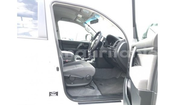 Acheter Import Voiture Toyota Land Cruiser Blanc à Import - Dubai, Adrar Acheter Import Voiture Toyota Land Cruiser Blanc à Import - Dubai, Adrar